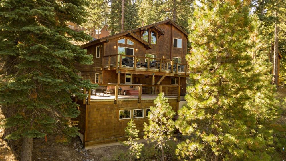 Redwood by AvantStay Secluded Cabin w Views Spa 5mins to NorthStar